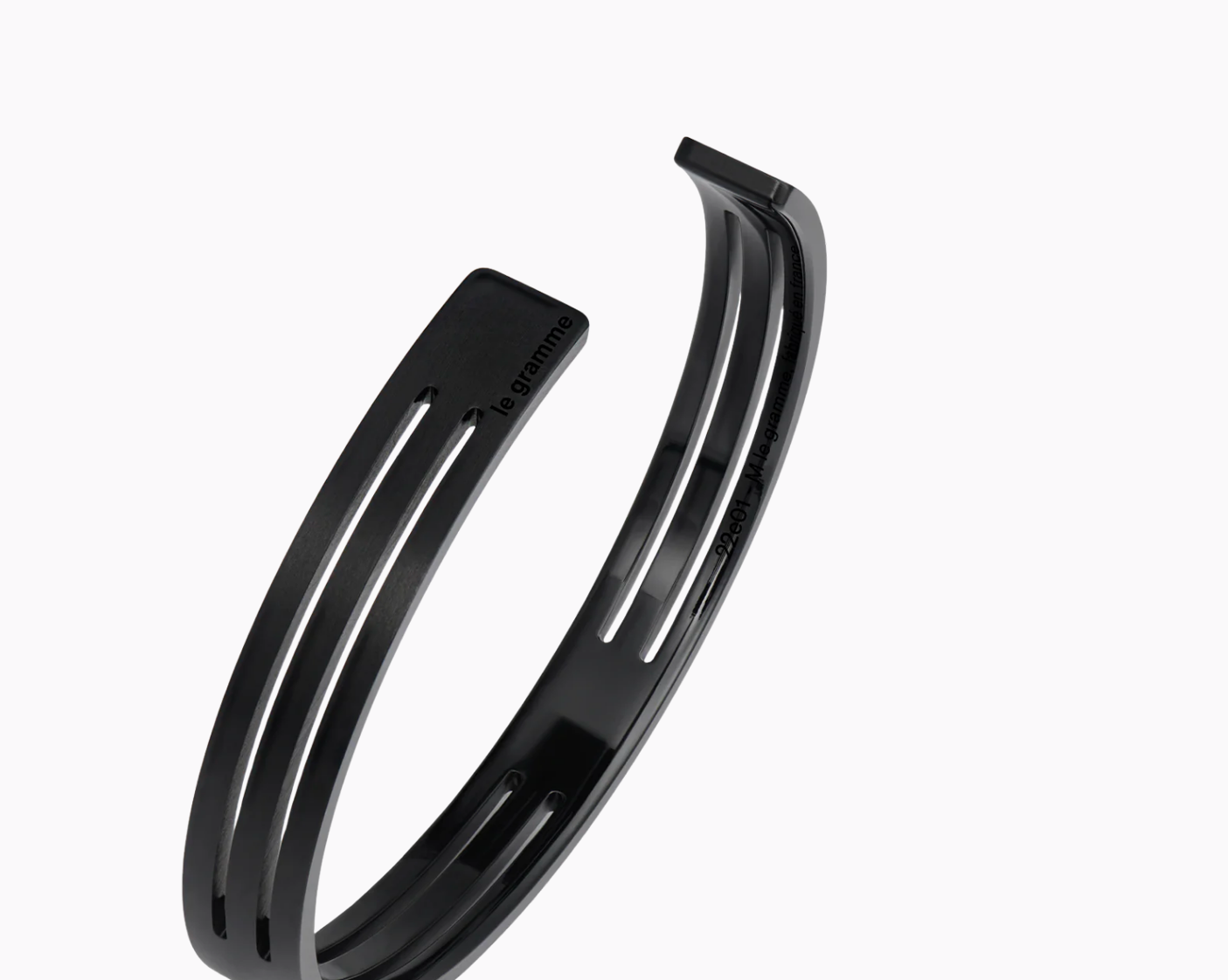 perforated ribbon bracelet le 8g