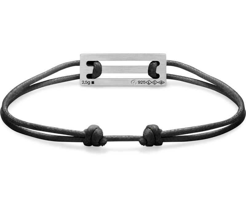 perforated black cord bracelet le 2.5g