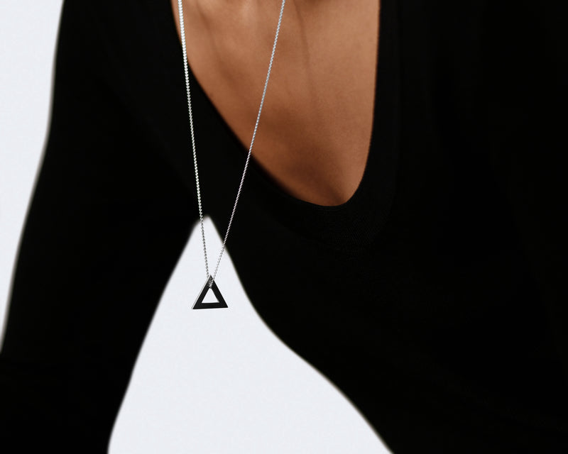 collier triangle le 2,1g